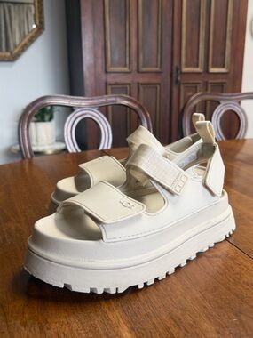 UGG Golden Glow Sandals size 9